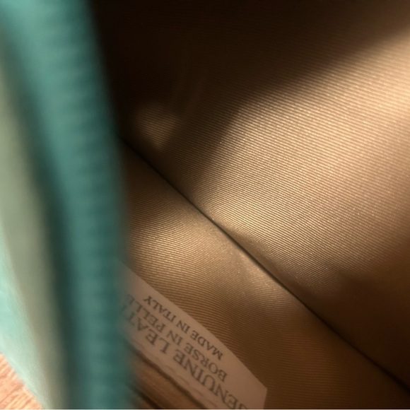 Borse in Pelle small Aqua Shoulder Bag never worn cracked bright waxed leather - Picture 16 of 16